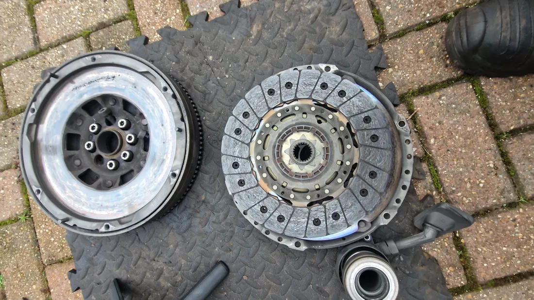 Dual mass flywheel and clutch plate removed