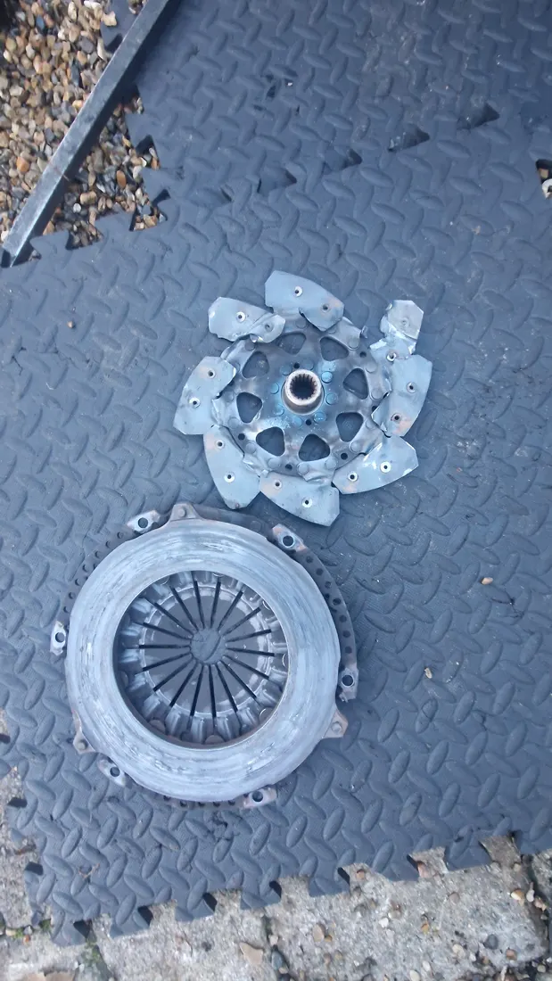 Clutch friction plate shattered into pieces